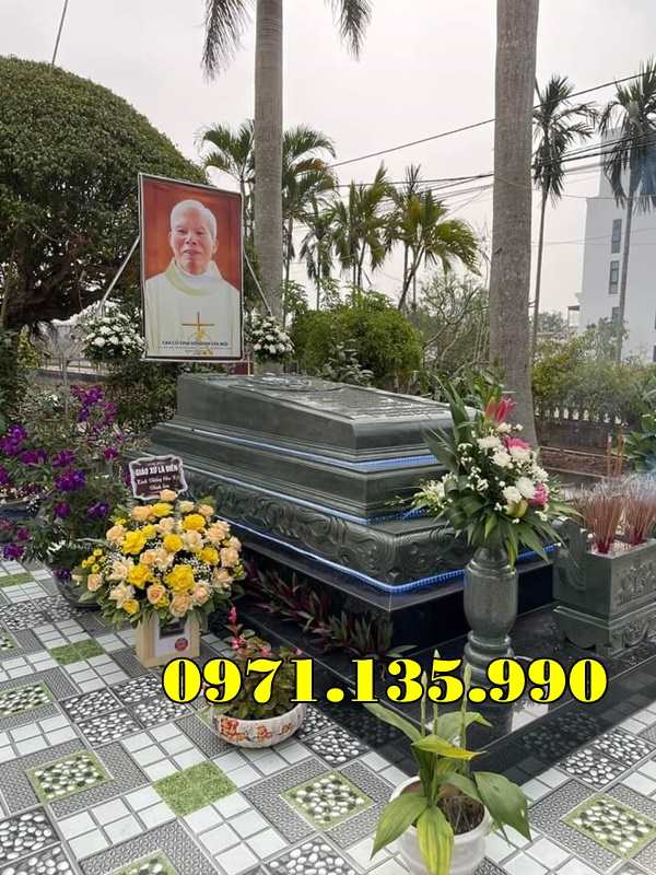 700- mẫu mộ đạo công giáo đá xanh rêu đẹp bán Vũng Tàu