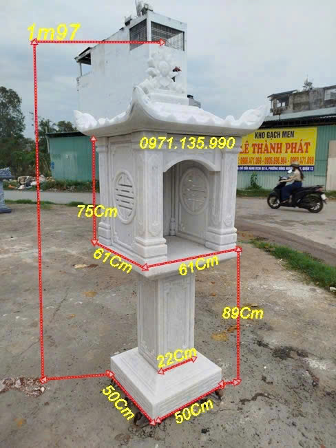 Giá bàn thờ thiên đá trước nhà