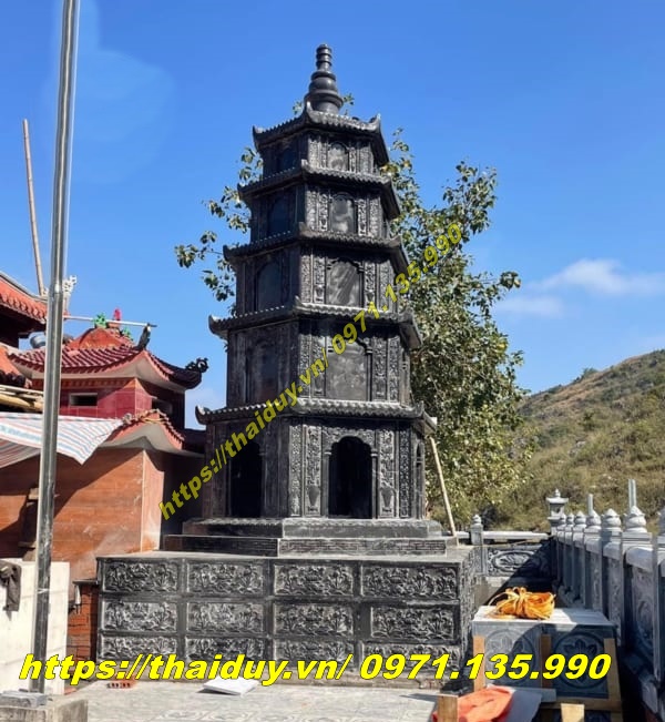 Hoa sen – Biểu tượng thanh tịnh và giác ngộ mộ tháp đá Phật giáo