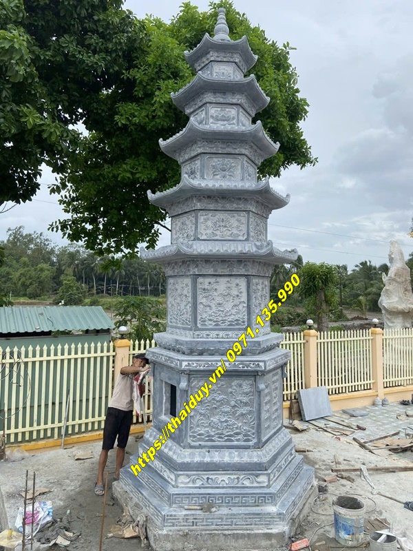 Chữ Vạn (卍) – Biểu tượng linh thiêng của Phật giáo mộ tháp đá Phật giáo