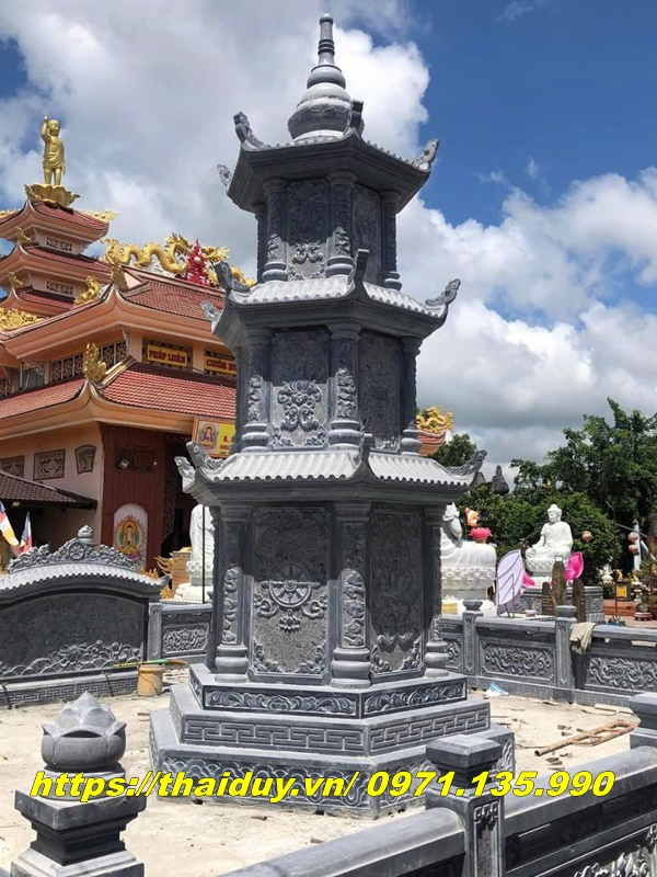 Tượng Phật và Bồ Tát mộ tháp đá Phật giáo