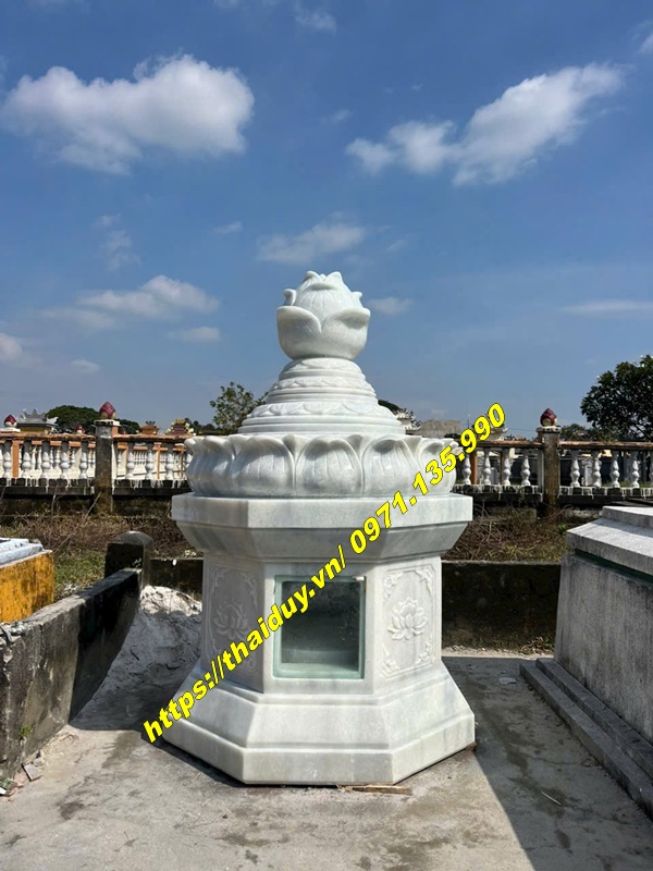 Lục tự đại minh chân ngôn: “Om Mani Padme Hum” mộ tháp đá Phật giáo