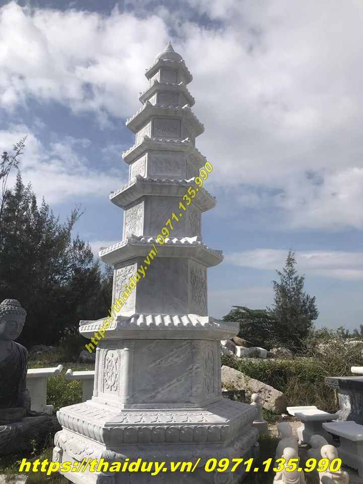 Biểu tượng của sự Giác Ngộ và Niết Bàn mộ tháp đá Phật giáo