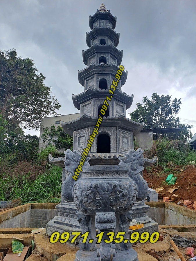 Tháp Trung – Thờ 2 đến 3 Hũ Tro Cốt