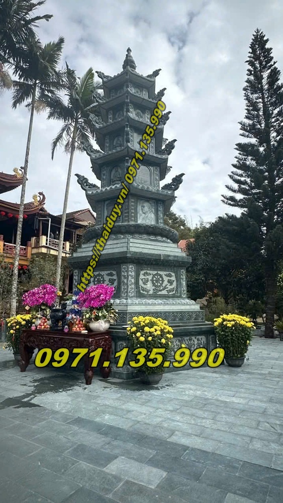 Tháp Lớn – Tháp Gia Tộc (Thờ Nhiều Hũ Tro Cốt)
