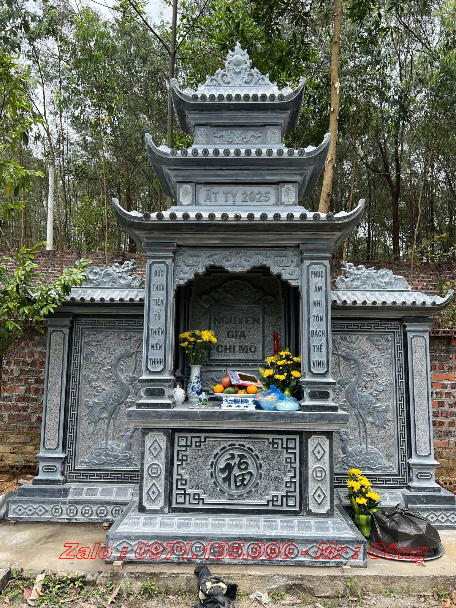 Ý Nghĩa Phong Thủy Của Lăng Thờ Đá & Cây Hương Đá