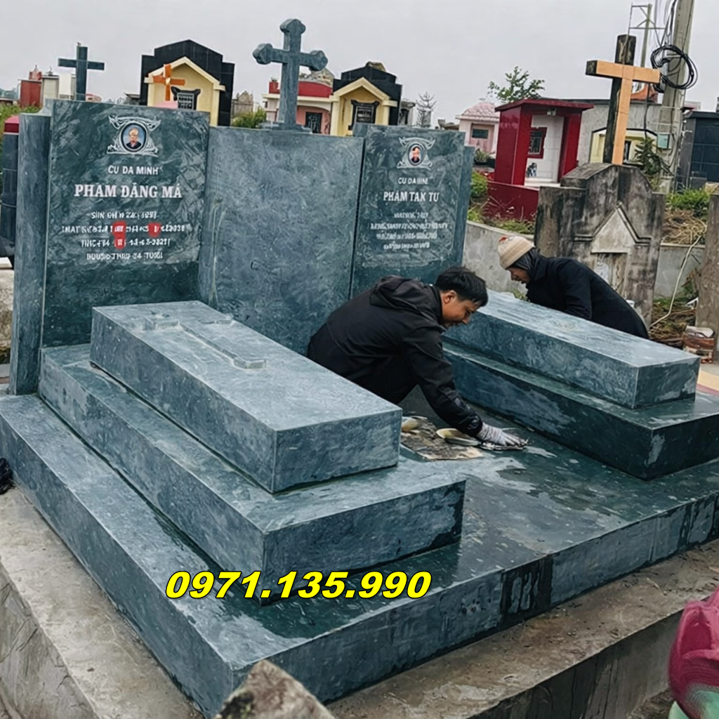 Mộ Đôi Công Giáo Bằng Đá