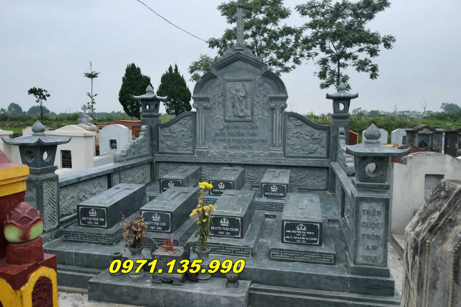 63 Mẫu Mộ Đá Công Giáo Với Thiết Kế Tinh Xảo Tại Long An