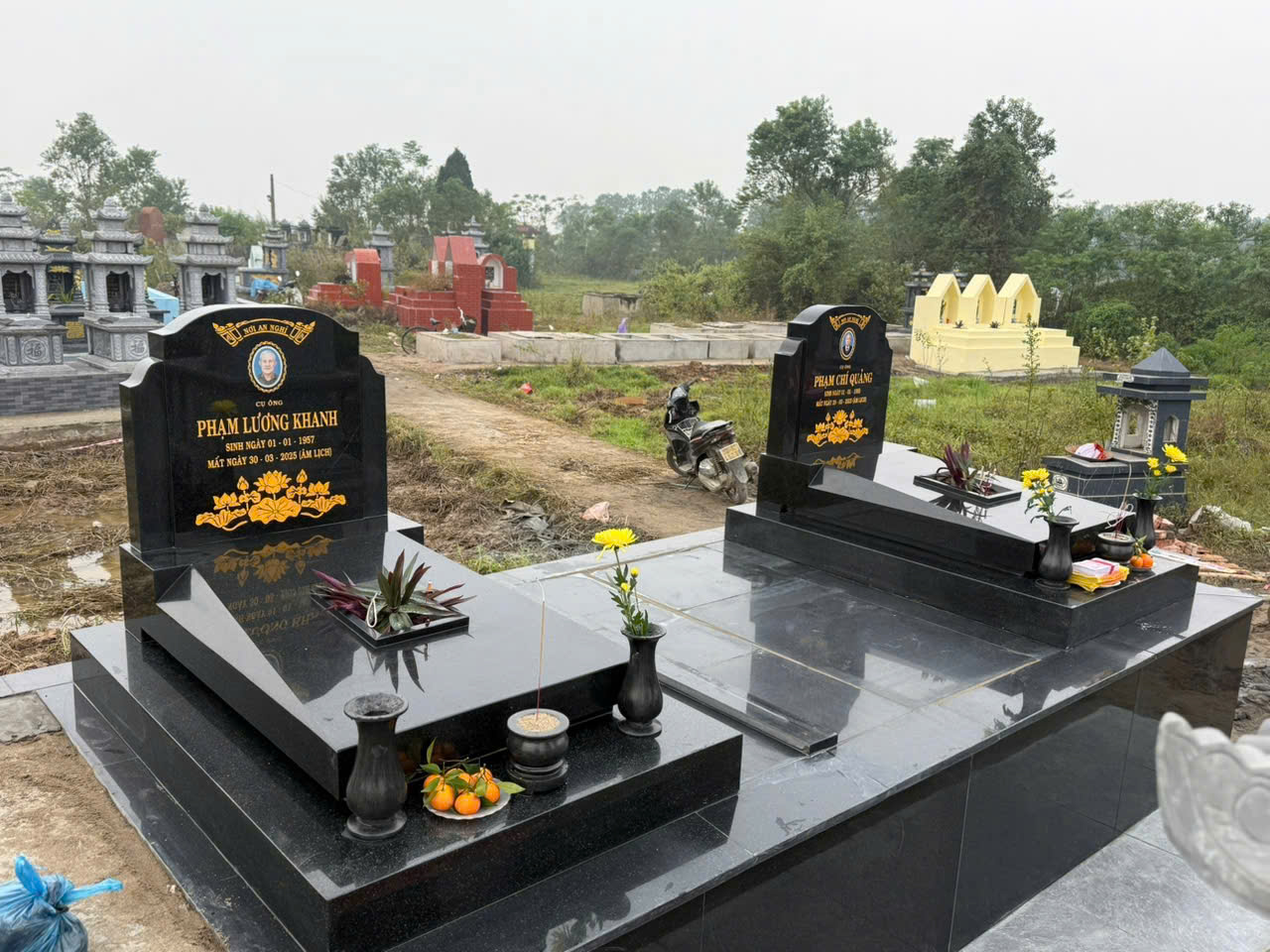 Mộ đá đôi không mái Bắc Giang