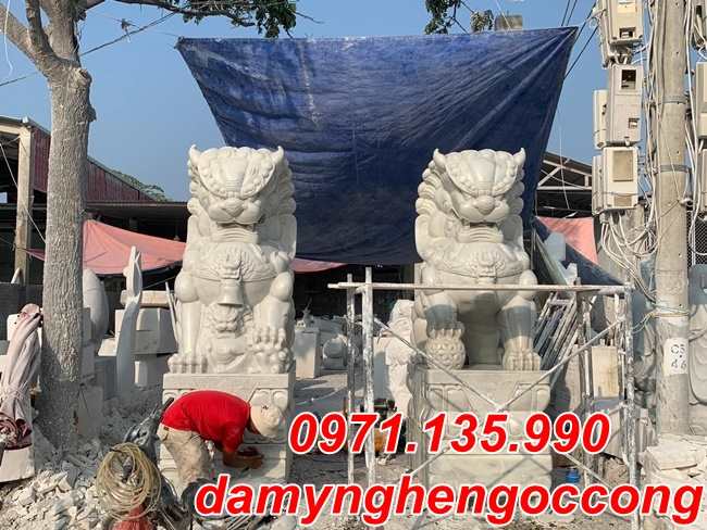 sư tử đá phong thủy, tượng sư tử đá canh cổng, sư tử đá trước cổng nhà, sư tử đá nhà thờ họ, giá sư tử đá bao nhiêu, mẫu sư tử đá đẹp, sư tử đá tự nhiên nguyên khối, sư tử đá khu lăng mộ, đặt sư tử đá đúng phong thủy, mua sư tử đá ở đâu uy tín, sư tử đá đá xanh Ninh Bình, sư tử đá chạm rồng phượng đẹp,